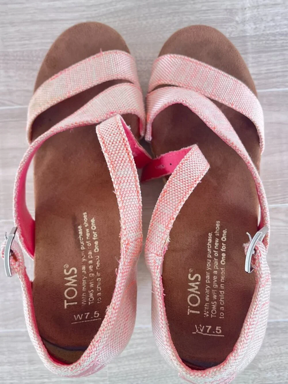 TOMS Women's Clarissa Wedge Espadrille Coral, Orange Tangerine Size 7.5W